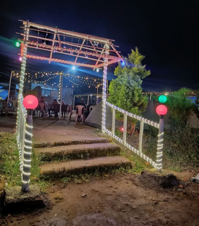 Tent stay for groups